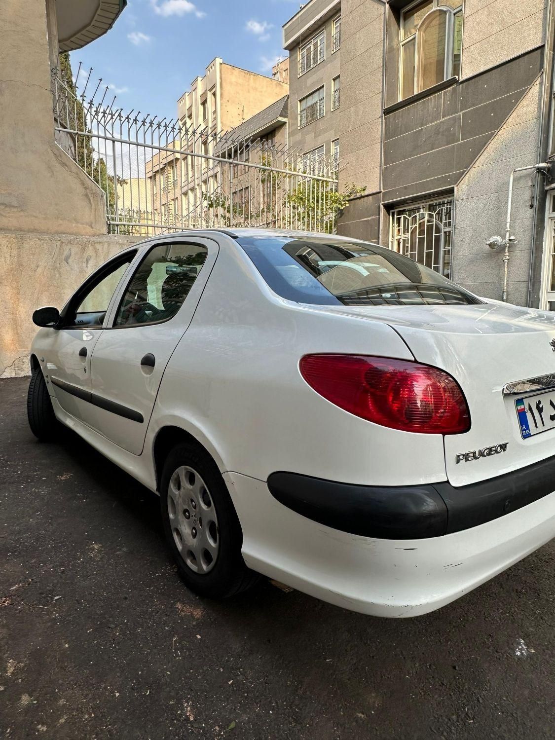 پژو ۲۰۶ صندوق دار v8 - 1394