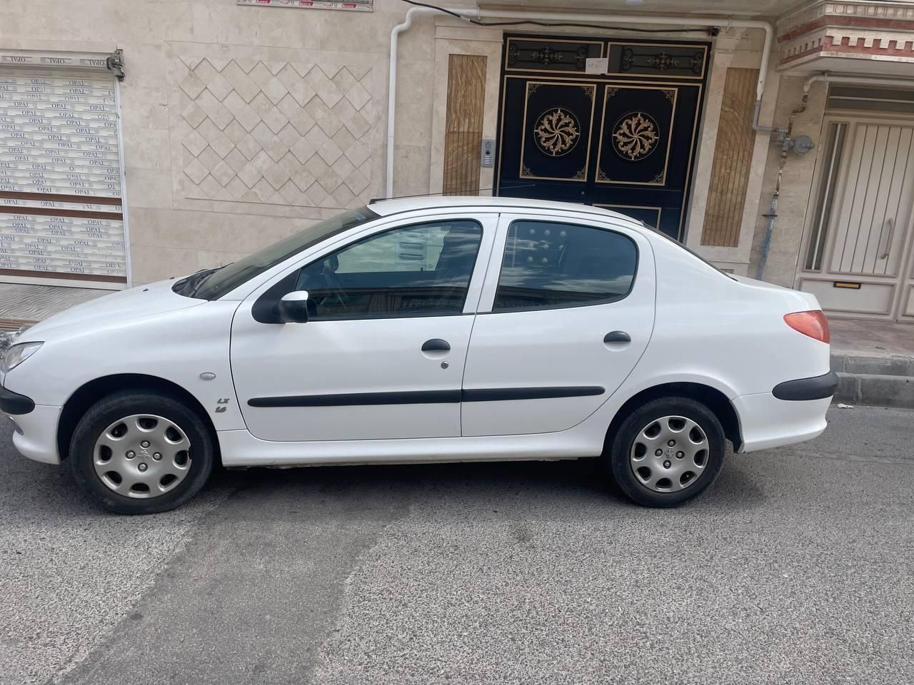 پژو ۲۰۶ صندوق دار v8 - 1393