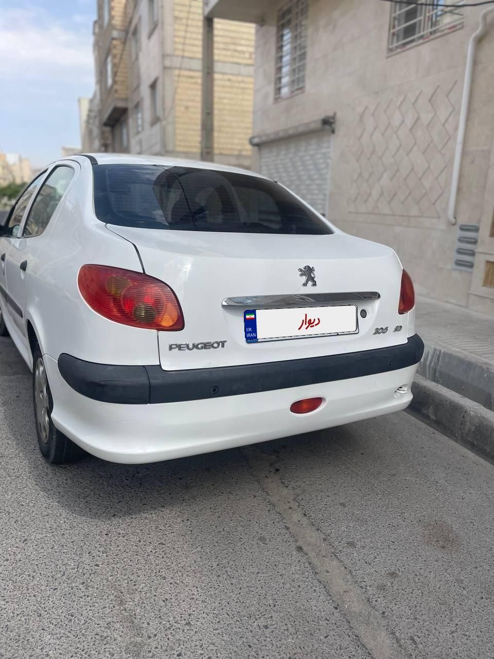 پژو ۲۰۶ صندوق دار v8 - 1393
