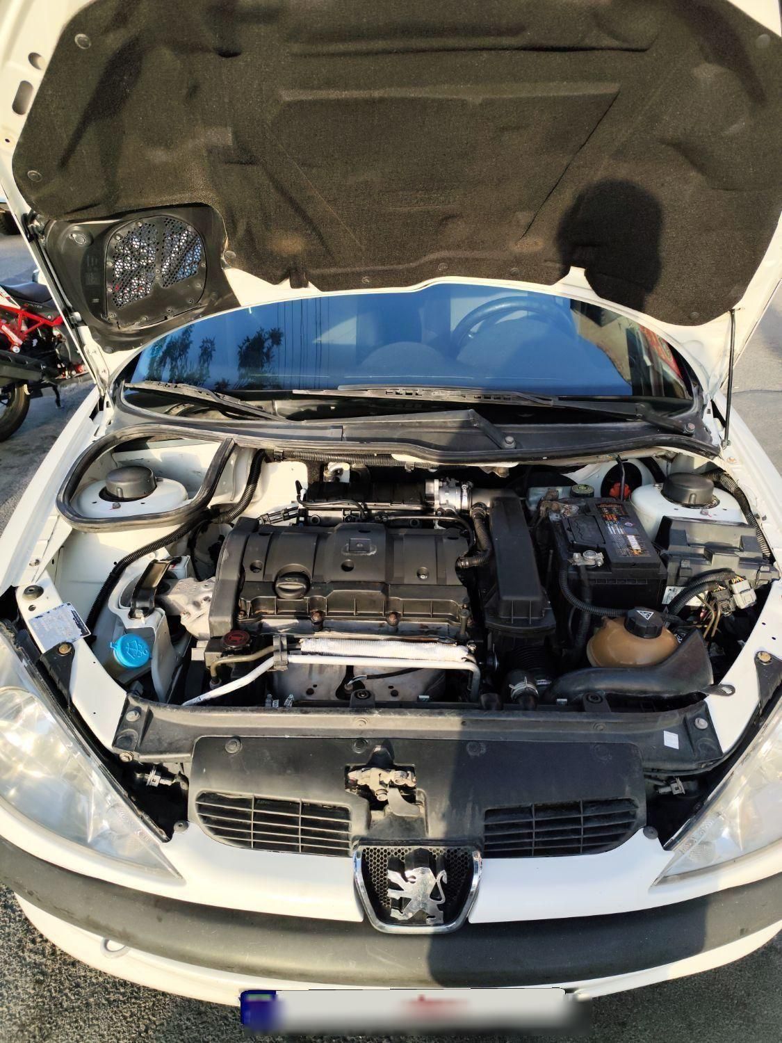 پژو ۲۰۶ صندوق دار v8 - 1393