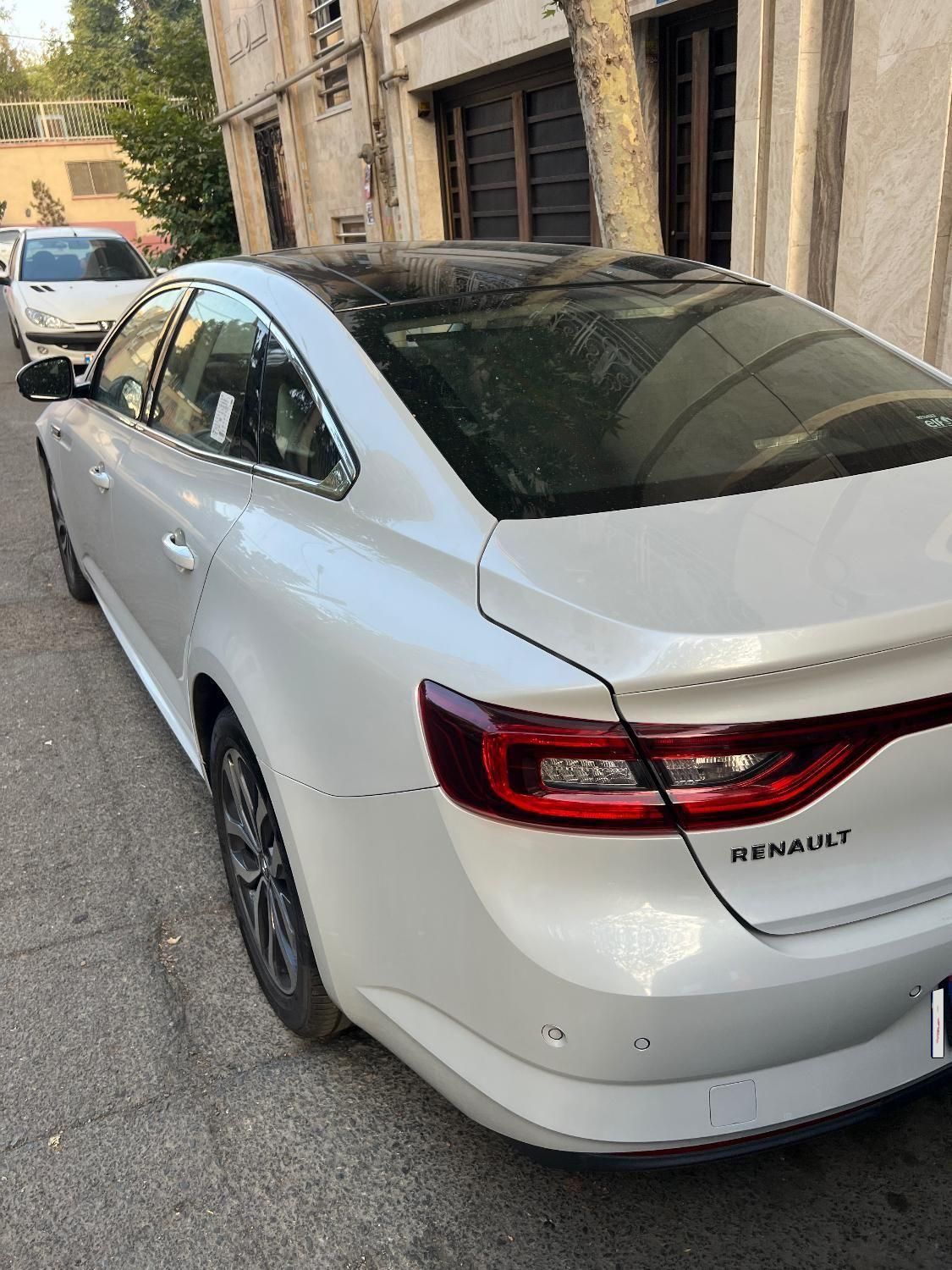 خودرو رنو، تالیسمان آگهی ann_19575126