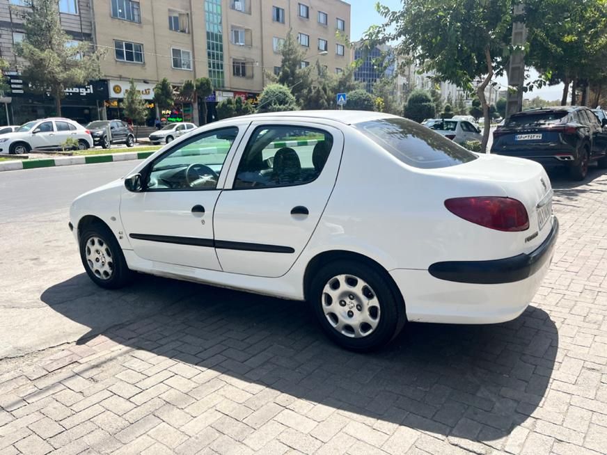پژو ۲۰۶ صندوق دار v8 - 1399