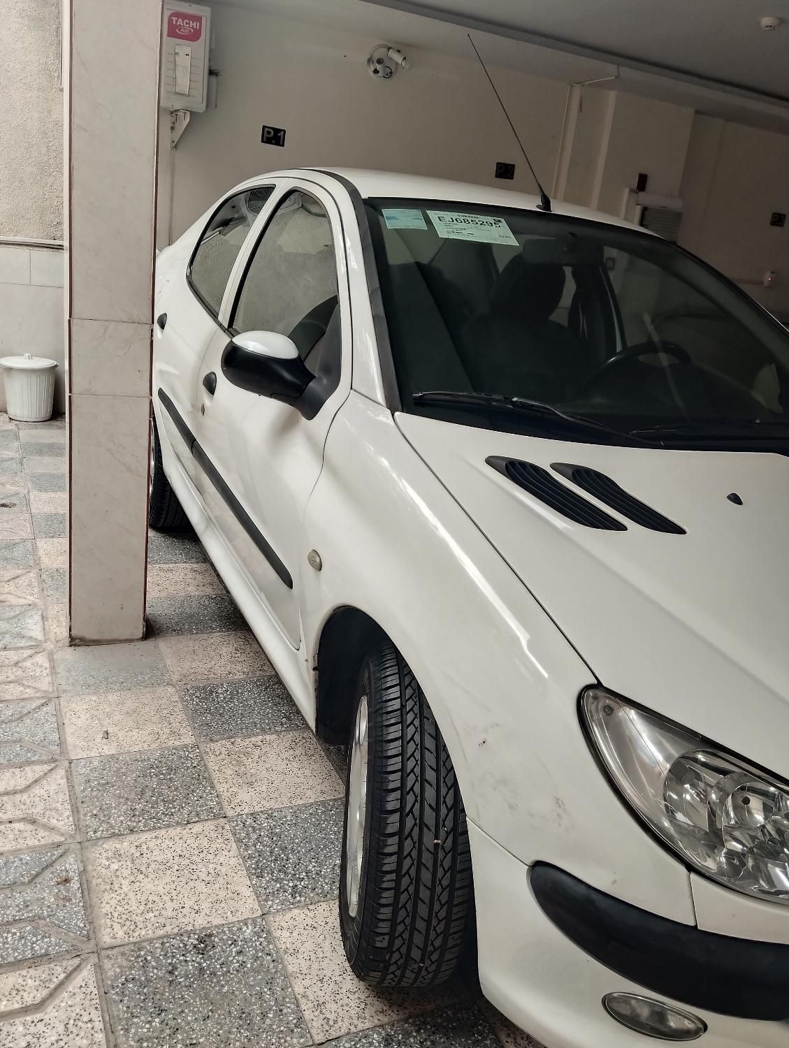 پژو ۲۰۶ صندوق دار v8 - 1393