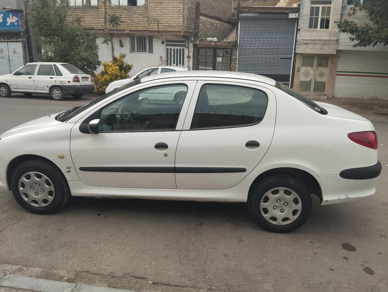 پژو ۲۰۶ صندوق دار v8 - 1393