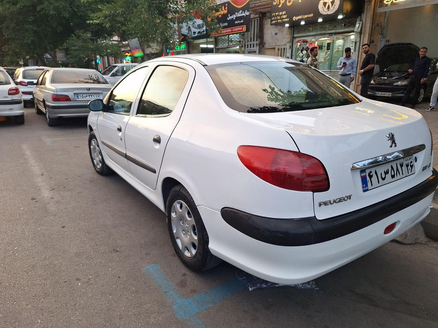 پژو ۲۰۶ صندوق دار v20 - 1389