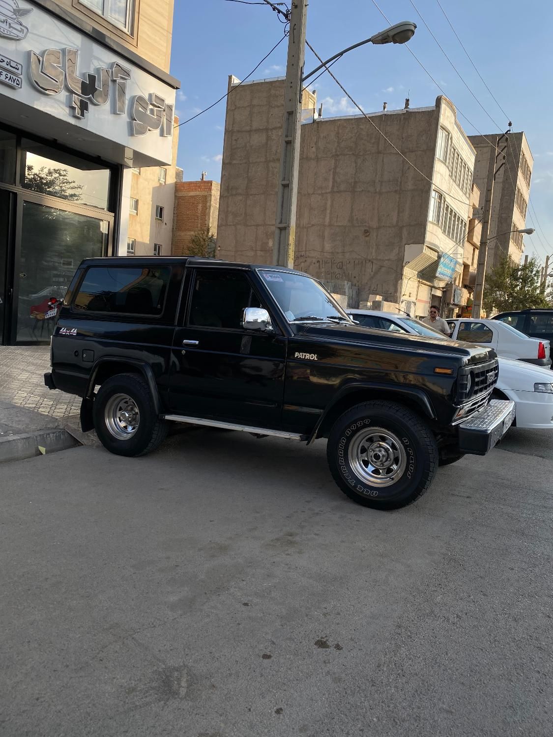 نیسان پاترول دو درب دنده‌ای - 1998