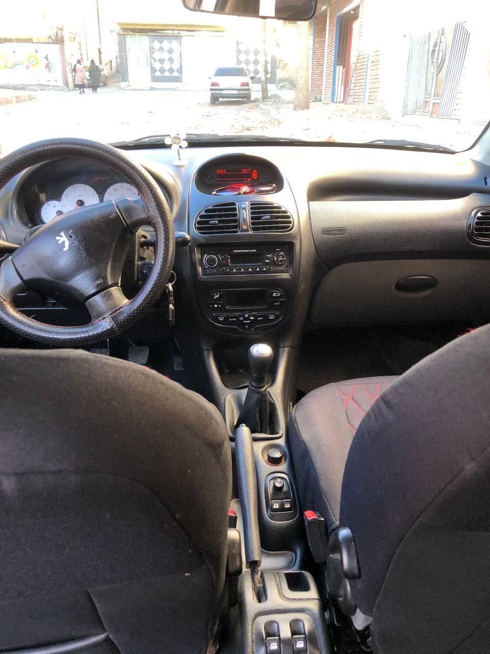 پژو ۲۰۶ صندوق دار v8 - 1399