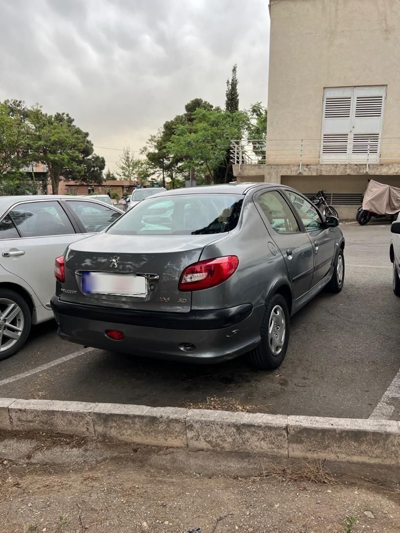 پژو ۲۰۶ صندوق دار v20 - 1387
