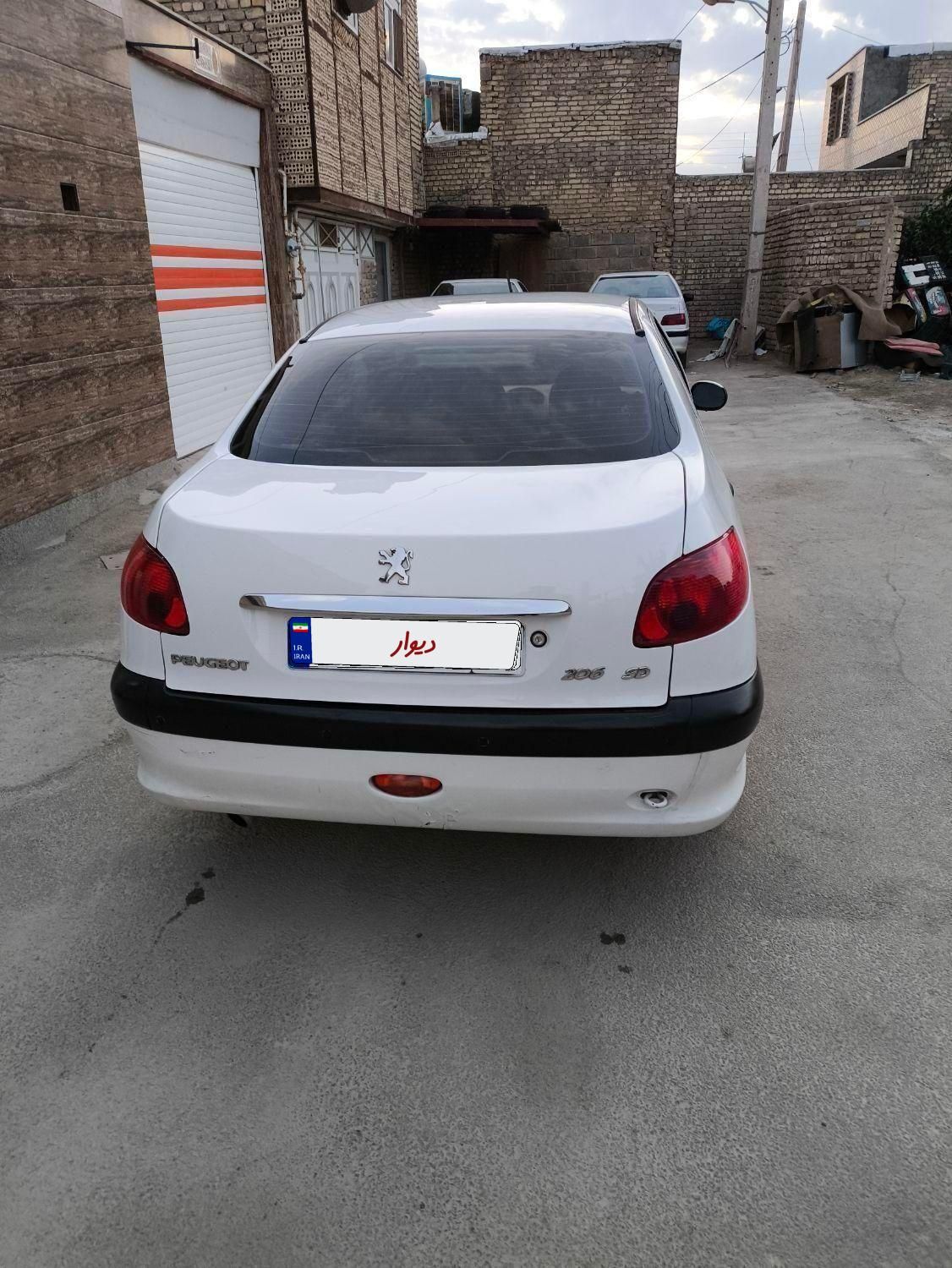 پژو ۲۰۶ صندوق دار v8 - 1390