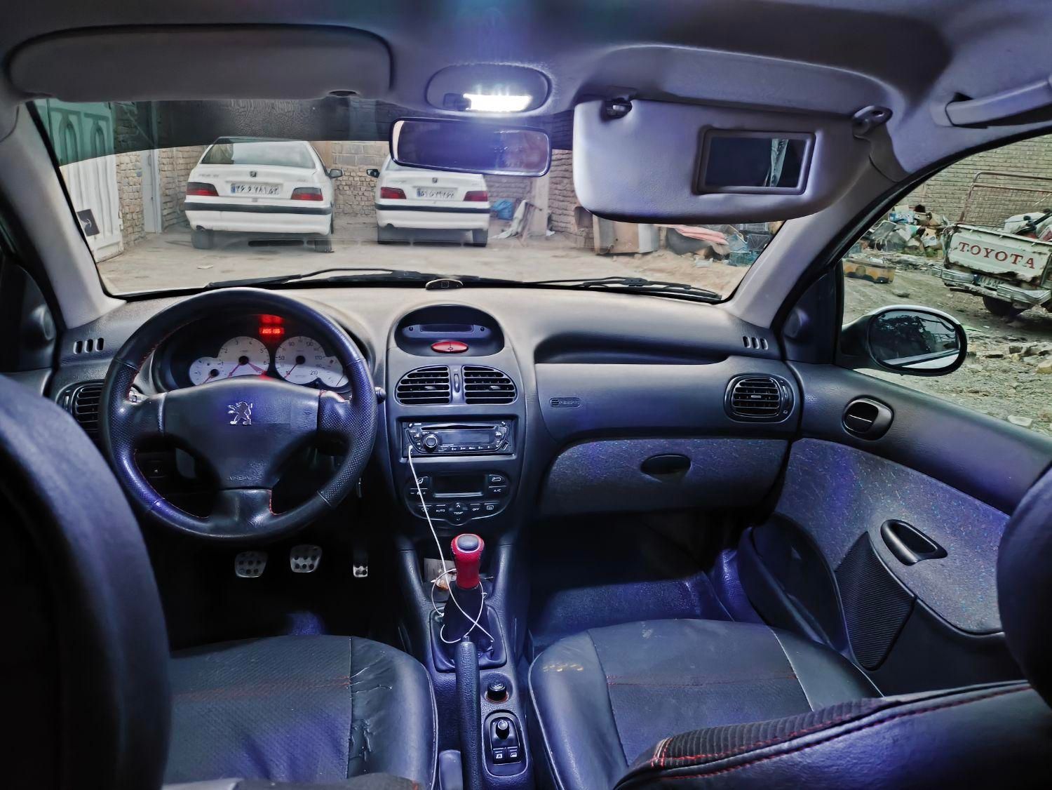 پژو ۲۰۶ صندوق دار v8 - 1390