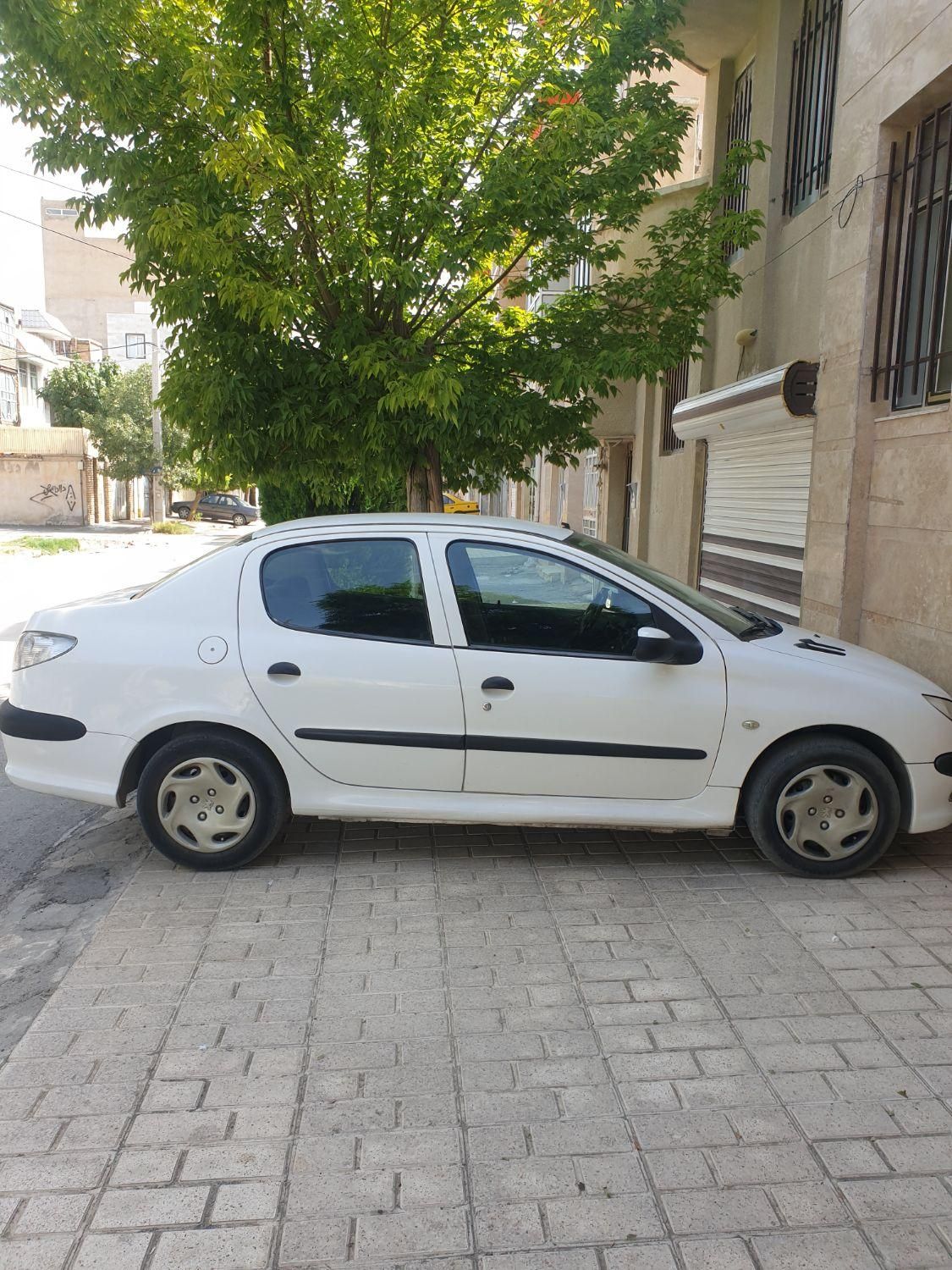 پژو ۲۰۶ صندوق دار v8 - 1390