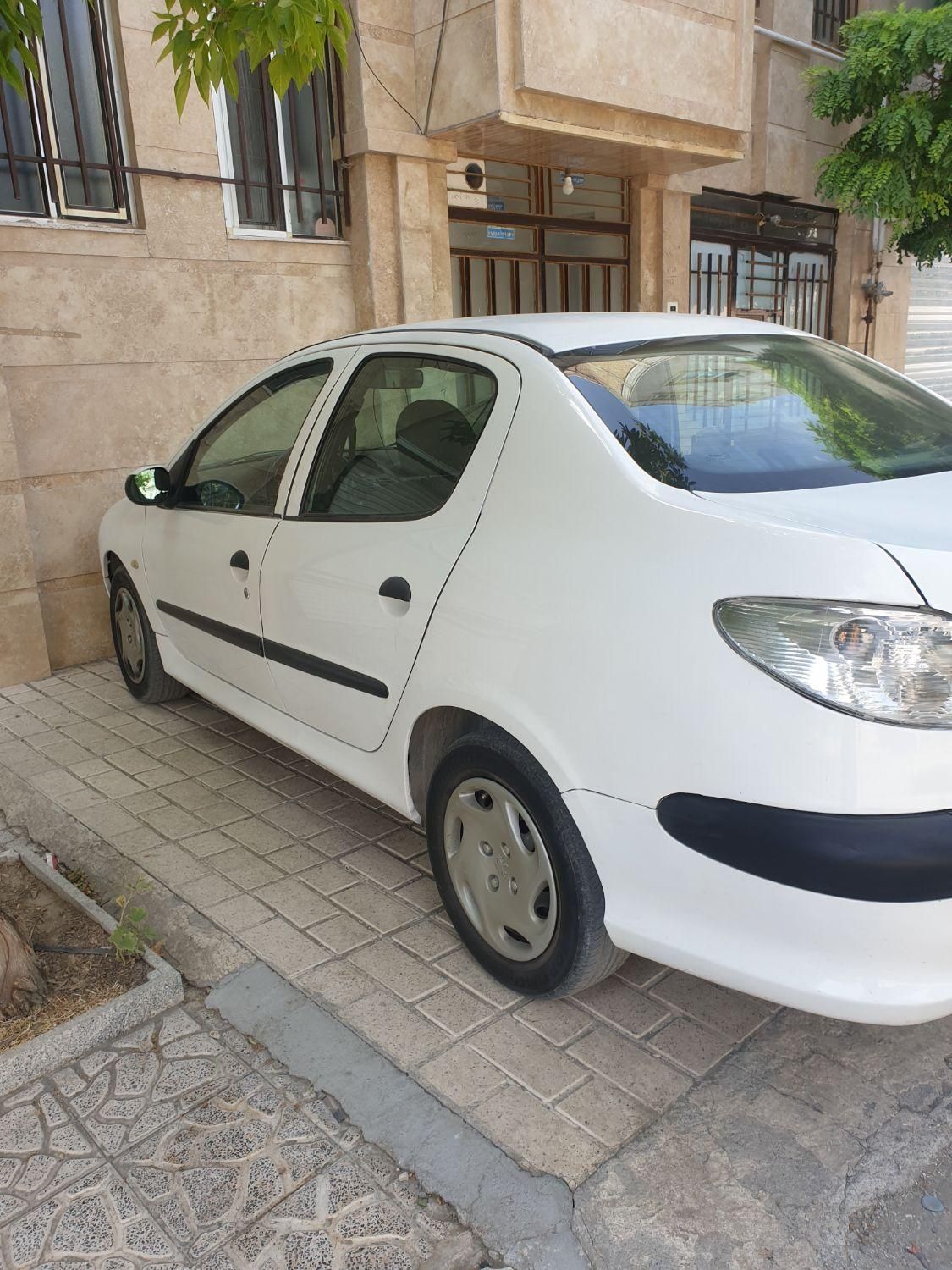 پژو ۲۰۶ صندوق دار v8 - 1390