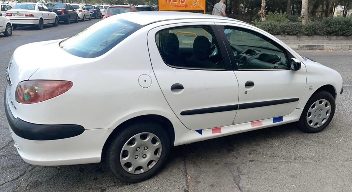 پژو ۲۰۶ صندوق دار v8 - 1391