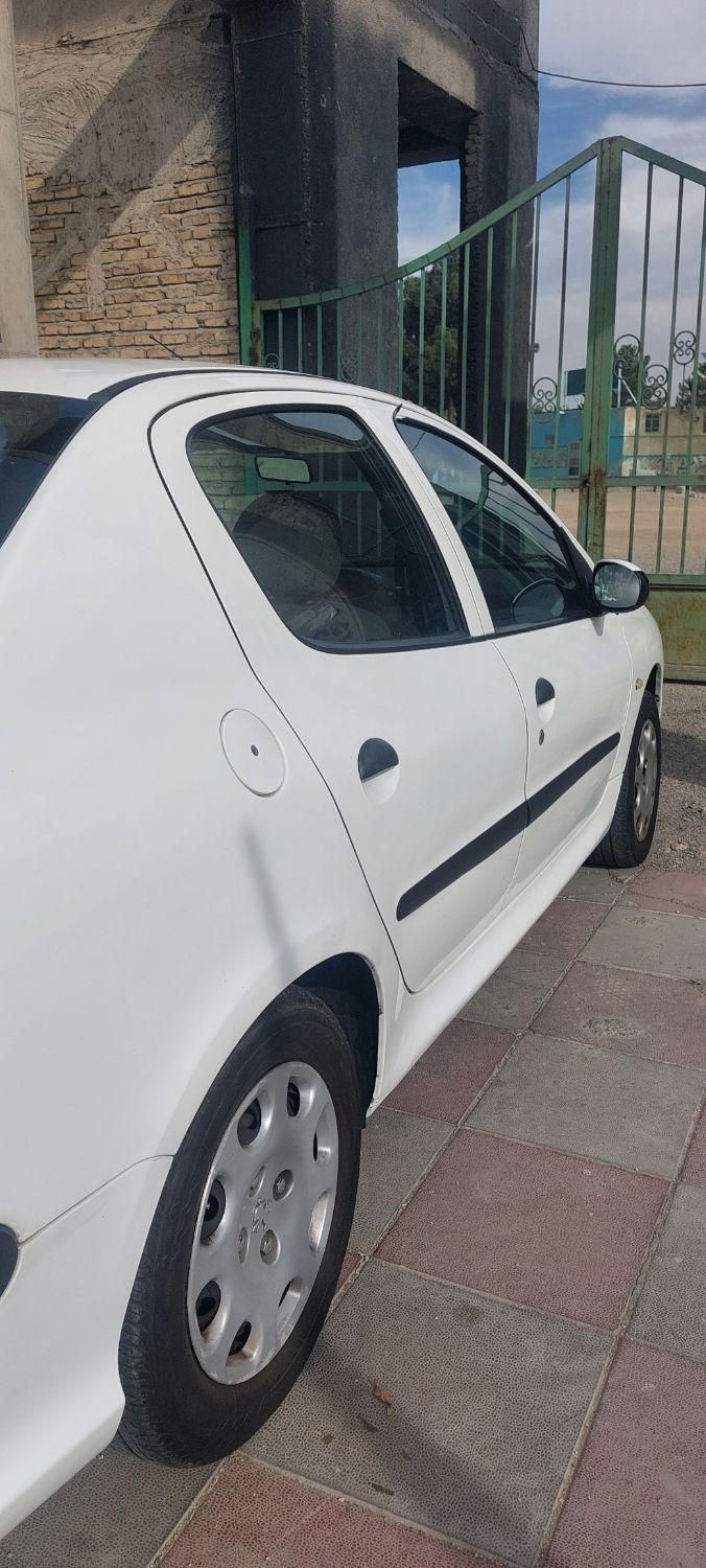 پژو ۲۰۶ صندوق دار v8 - 1393