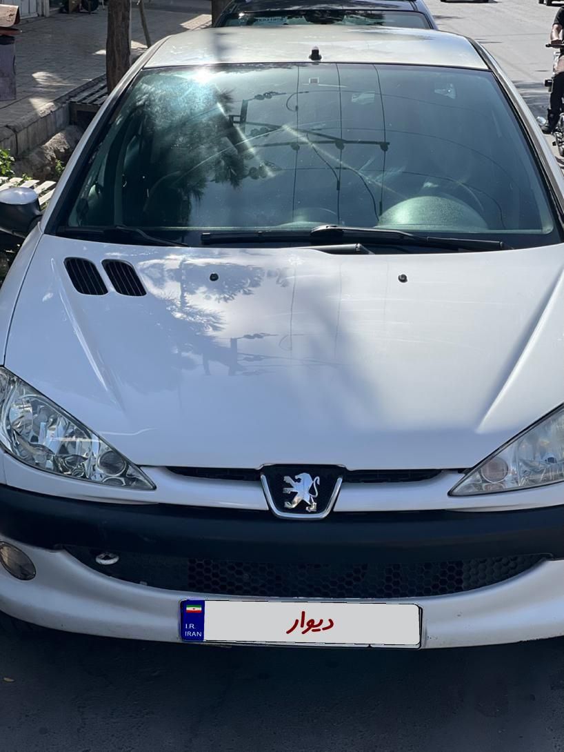 پژو ۲۰۶ صندوق دار v8 - 1392