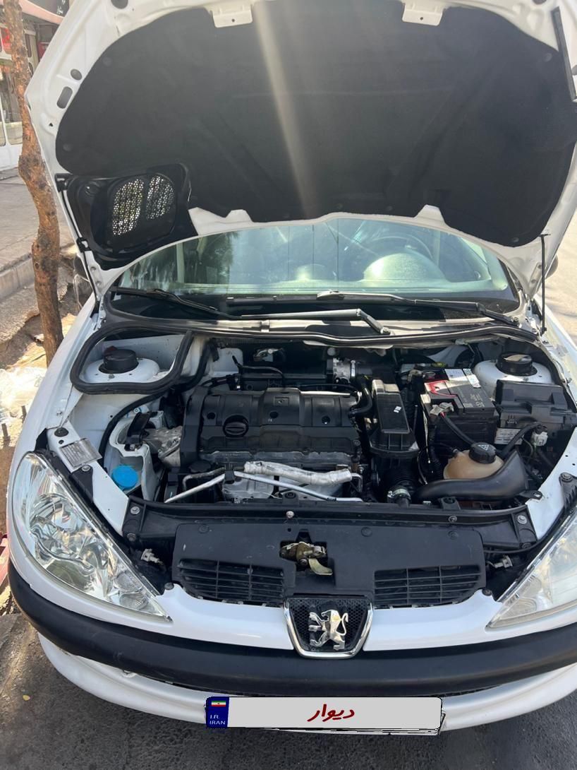 پژو ۲۰۶ صندوق دار v8 - 1392
