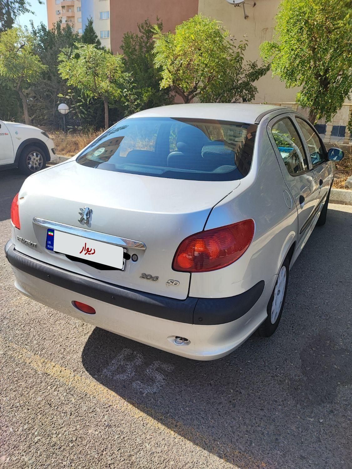 پژو ۲۰۶ صندوق دار v8 - 1398