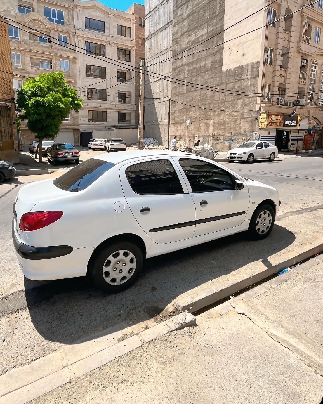 پژو ۲۰۶ صندوق دار v20 - 1390