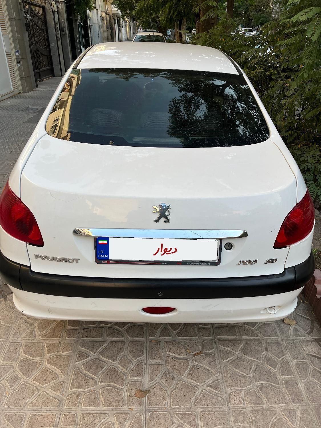 پژو ۲۰۶ صندوق دار v8 - 1398