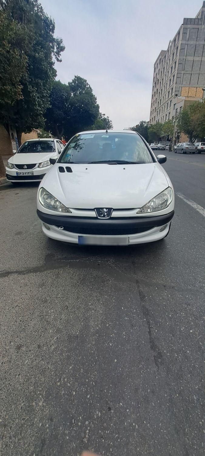 پژو ۲۰۶ صندوق دار v8 - 1390