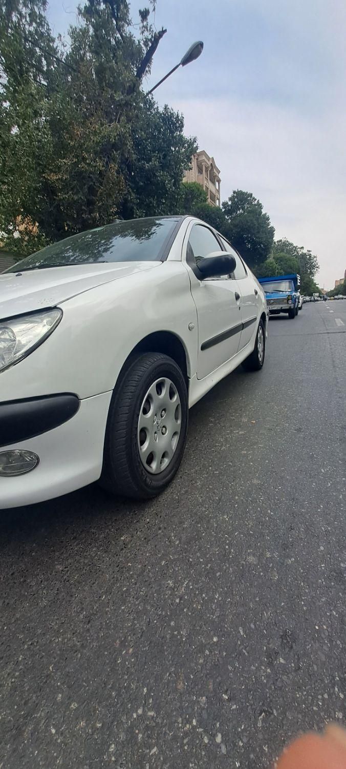 پژو ۲۰۶ صندوق دار v8 - 1390