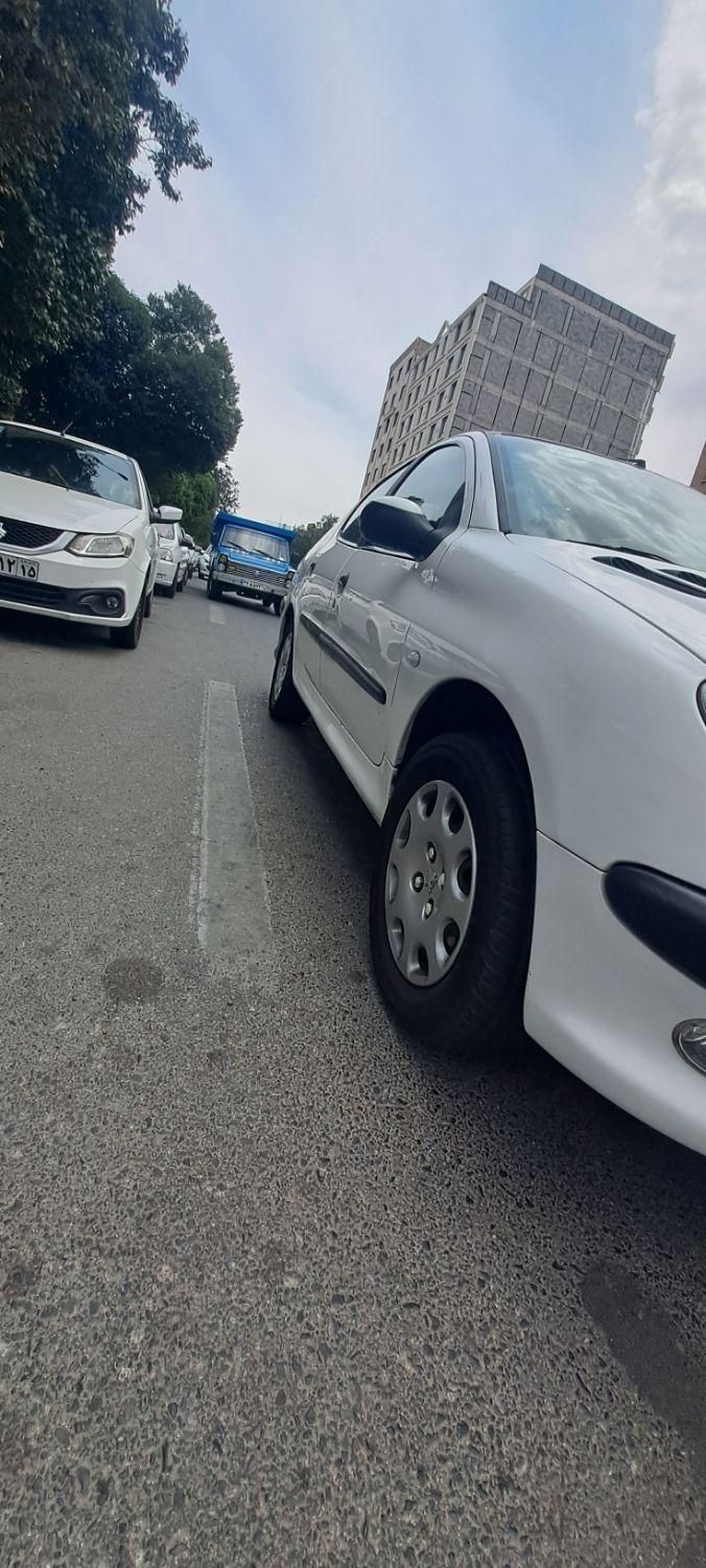 پژو ۲۰۶ صندوق دار v8 - 1390