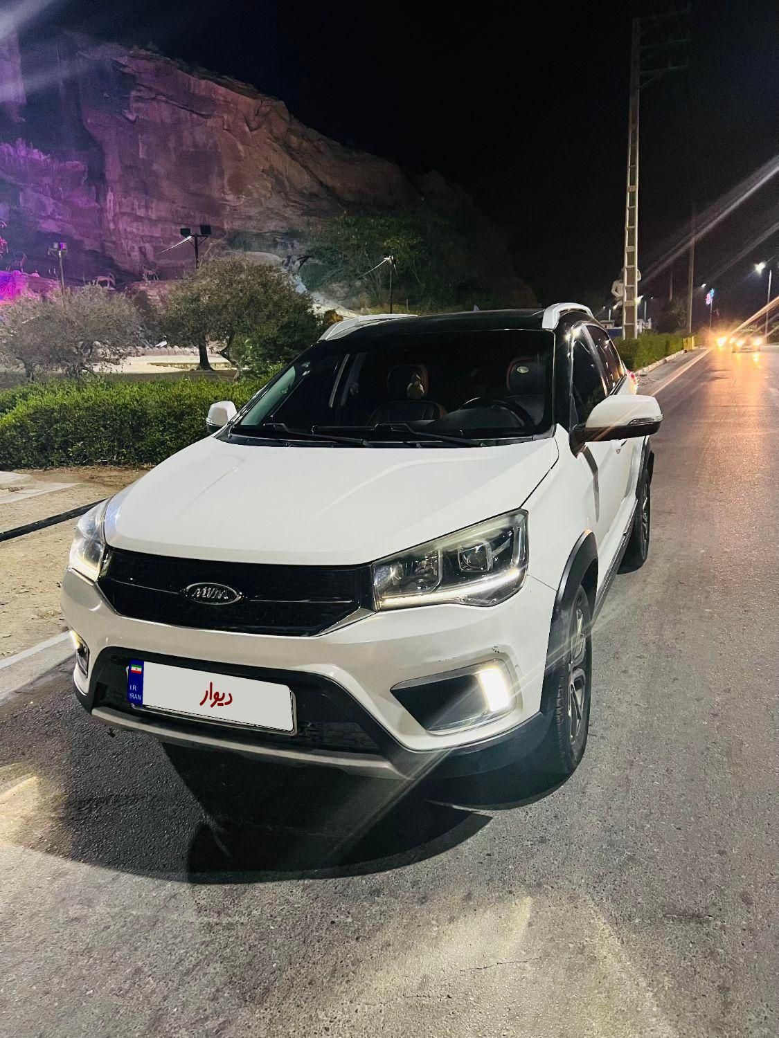 خودرو ام وی ام، X22 آگهی ann_19578872