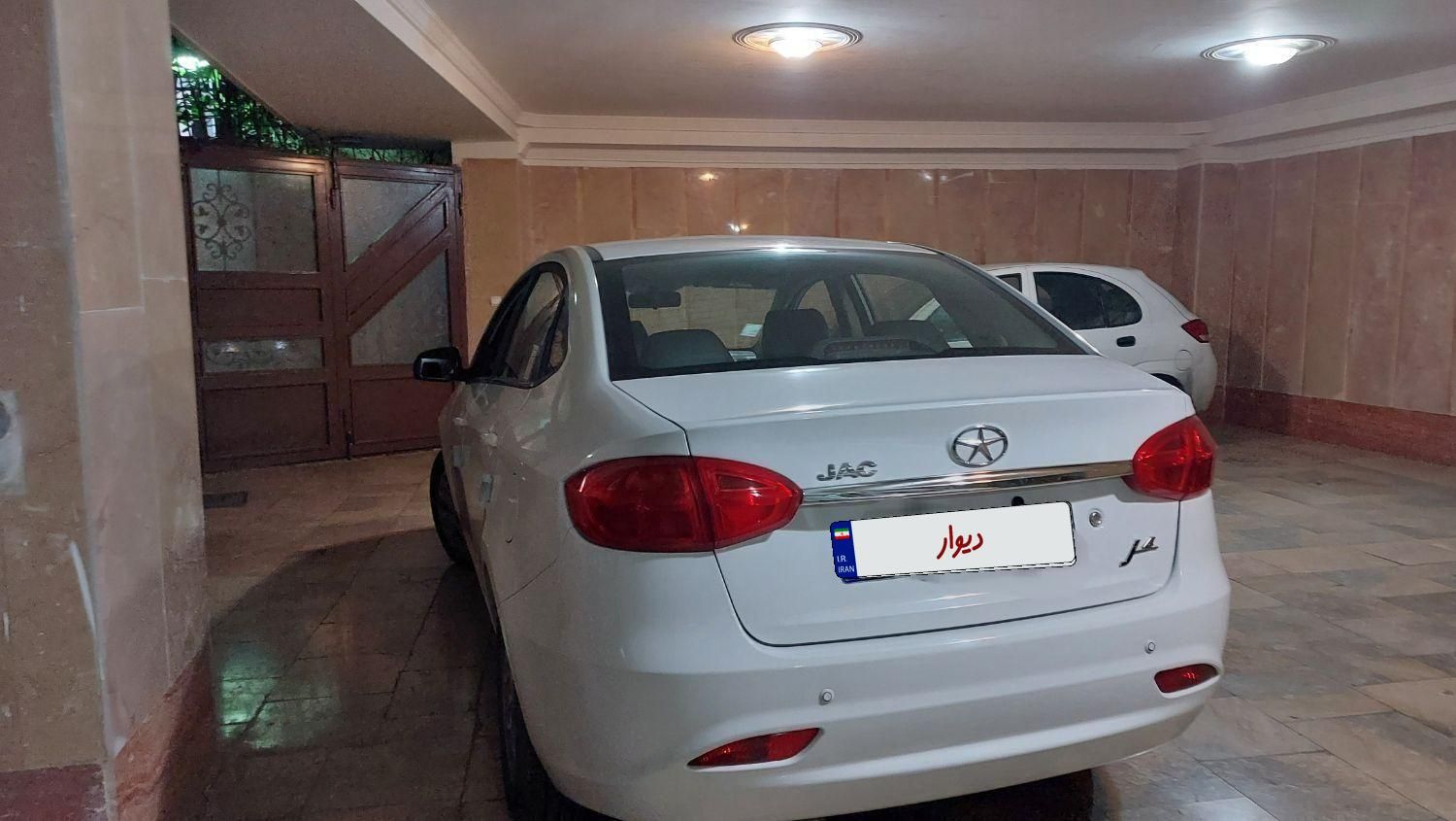 جک J4 اتوماتیک ساده - 1402
