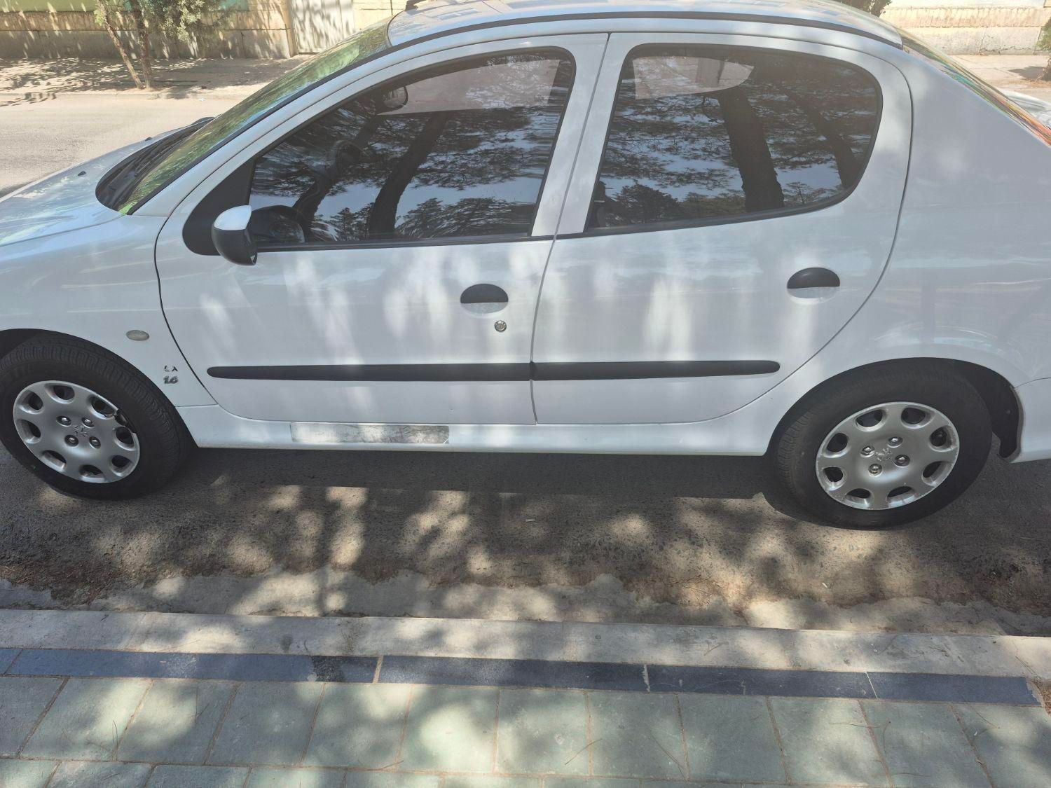 پژو ۲۰۶ صندوق دار v8 - 1398