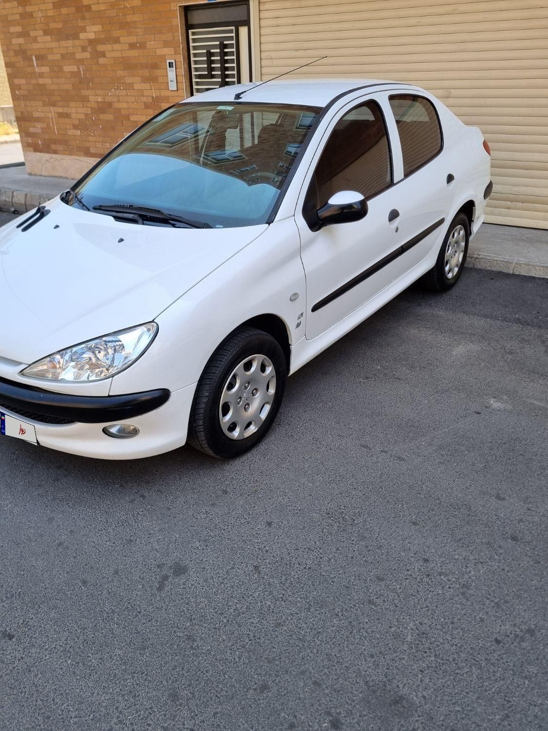 پژو ۲۰۶ صندوق دار v8 - 1398