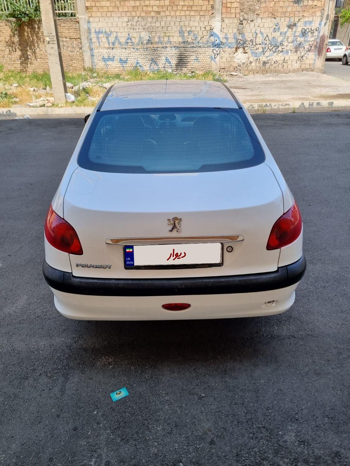 پژو ۲۰۶ صندوق دار v8 - 1398