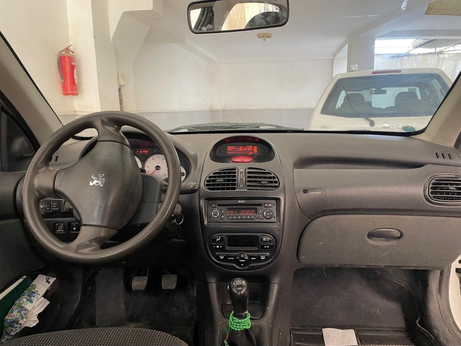 پژو ۲۰۶ صندوق دار v8 - 1396