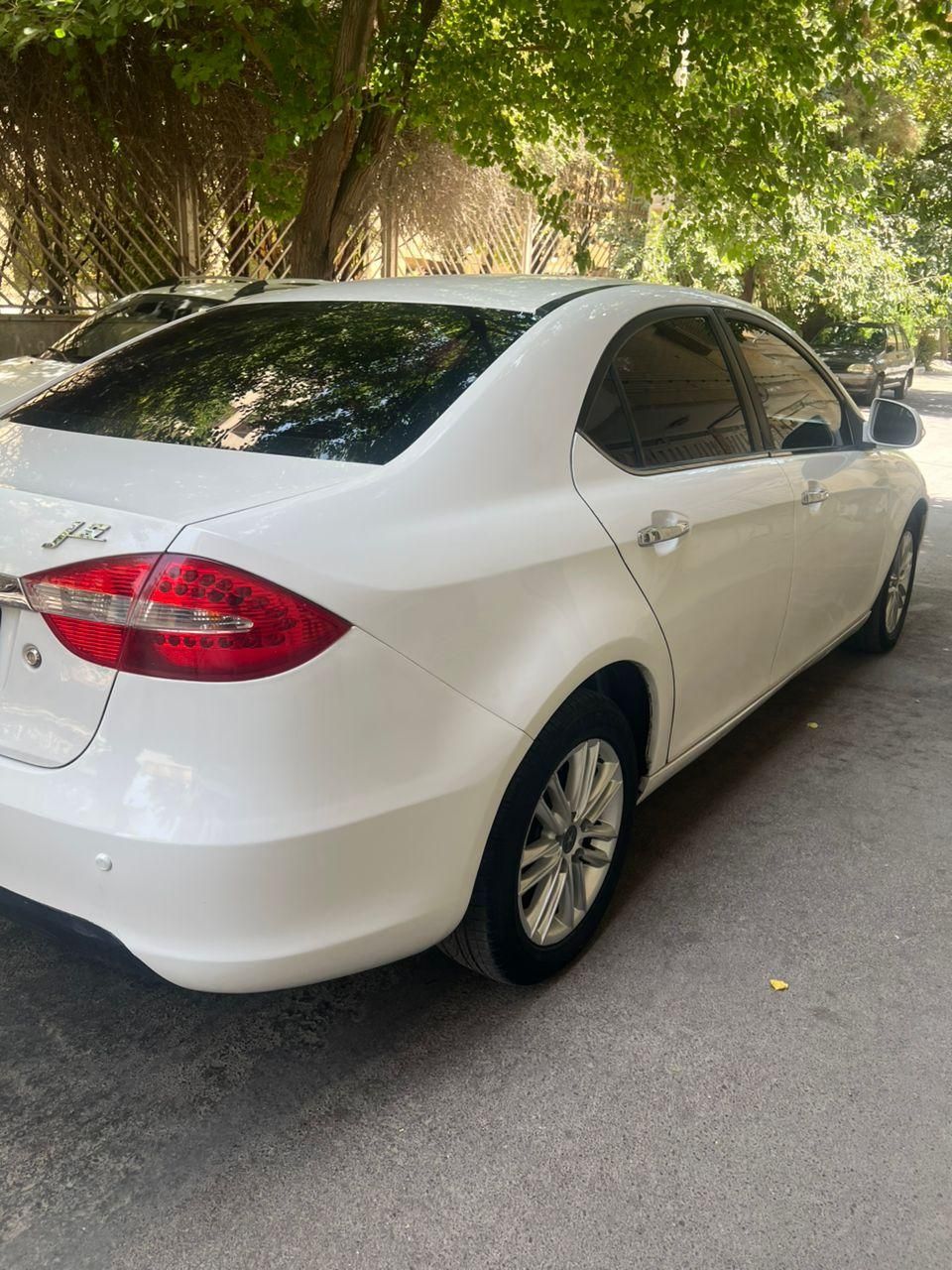 خودرو جک، J5 آگهی ann_19579816