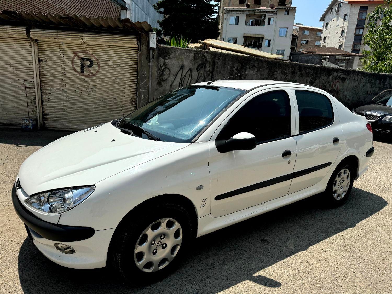 پژو ۲۰۶ صندوق دار v8 - 1393