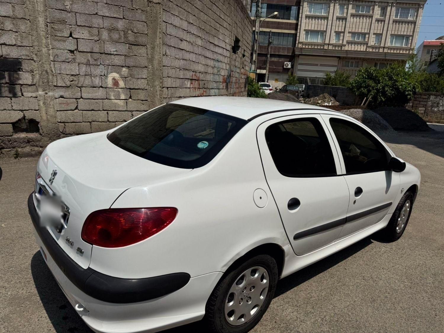 پژو ۲۰۶ صندوق دار v8 - 1393
