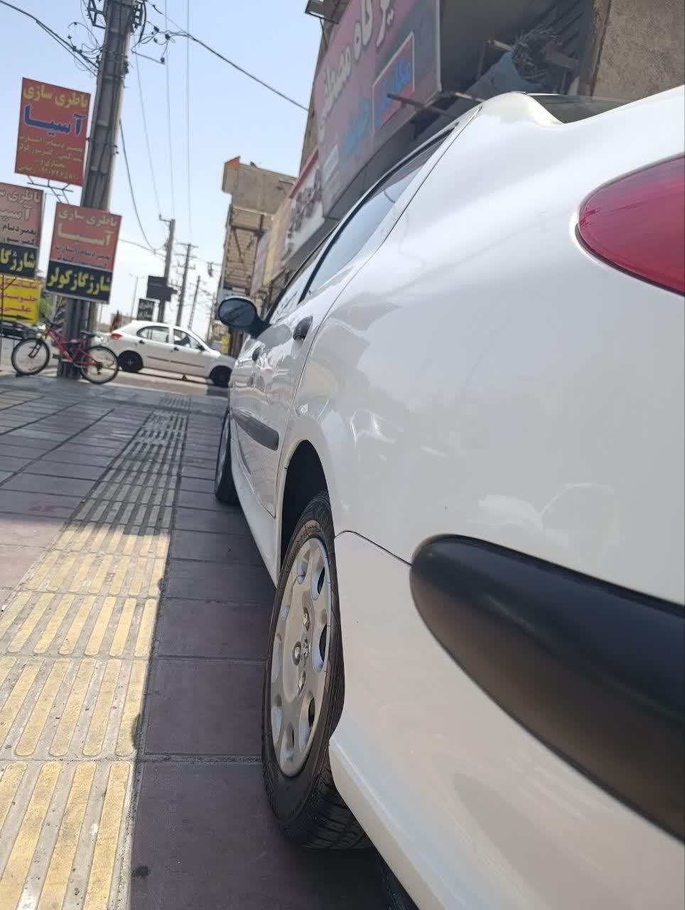 پژو ۲۰۶ صندوق دار v8 - 1394