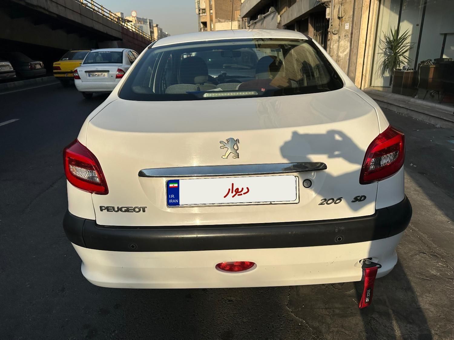 پژو ۲۰۶ صندوق دار v8 - 1395