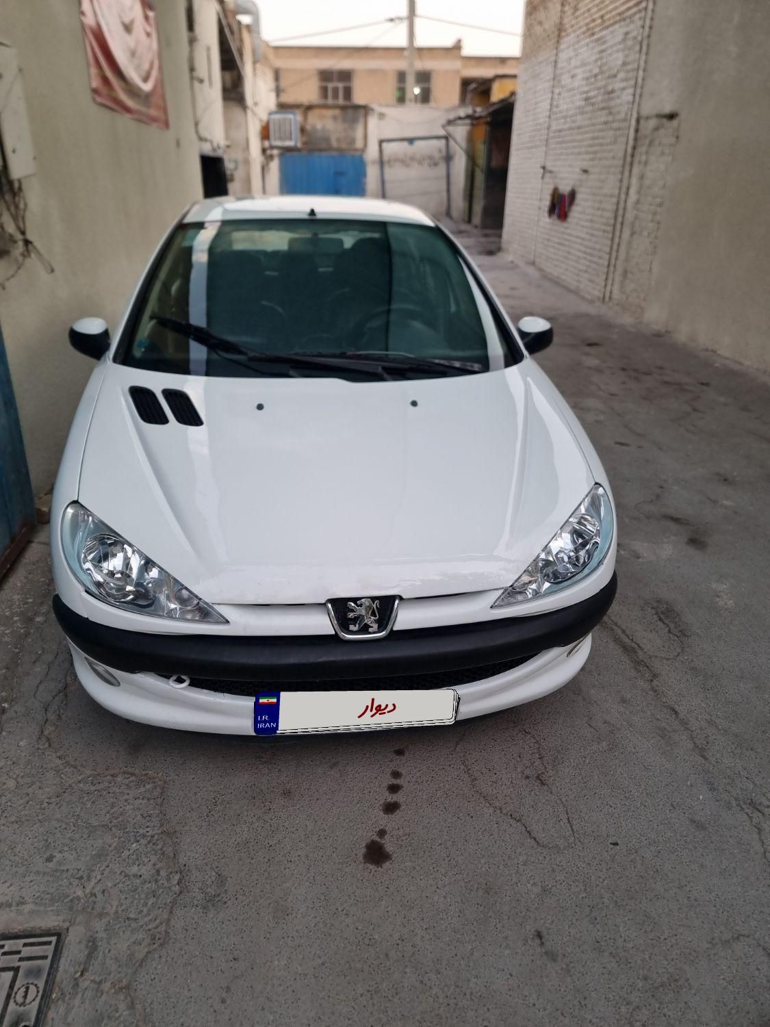 پژو ۲۰۶ صندوق دار v8 - 1396