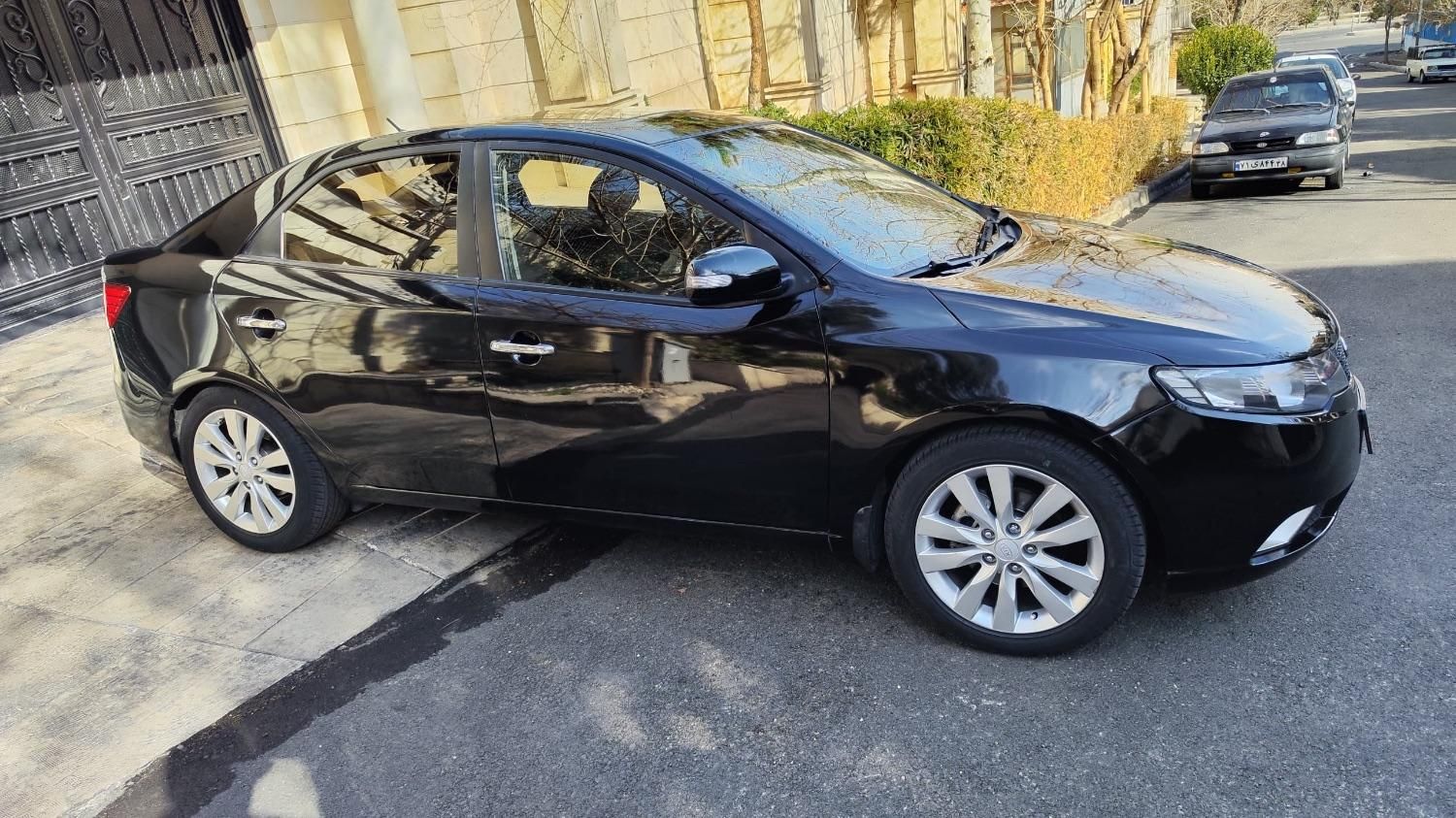 کیا سراتو 2.0 لیتر اتوماتیک GT لاین - 2010