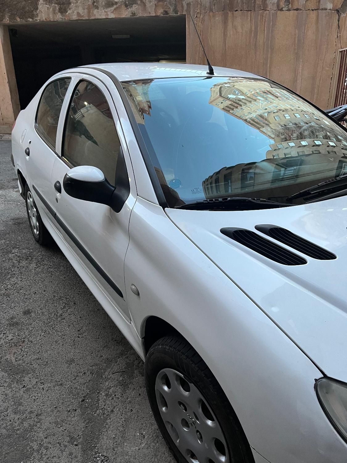 پژو ۲۰۶ صندوق دار v8 - 1397