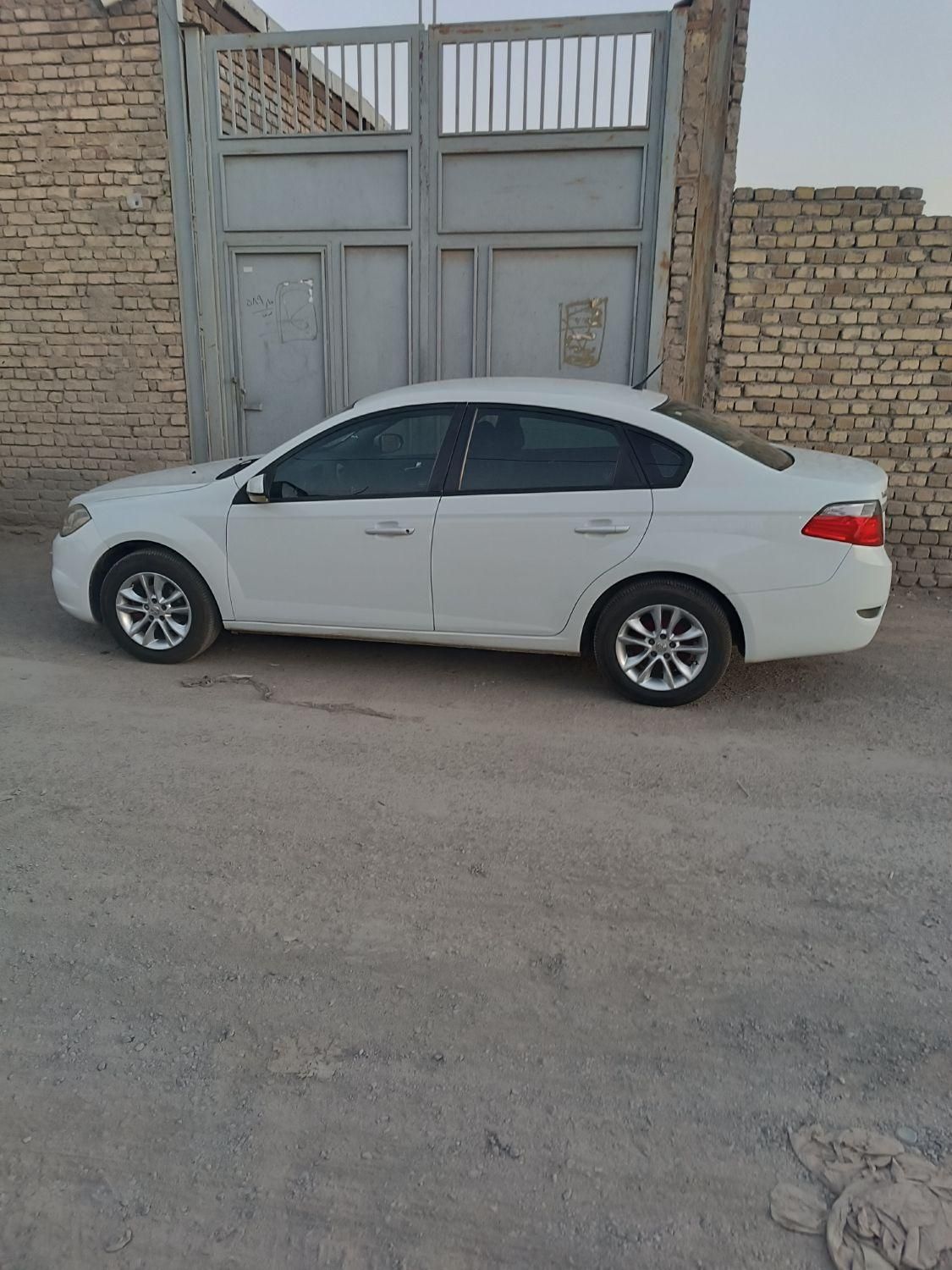 برلیانس H330 دنده‌ای 1500 - 1396