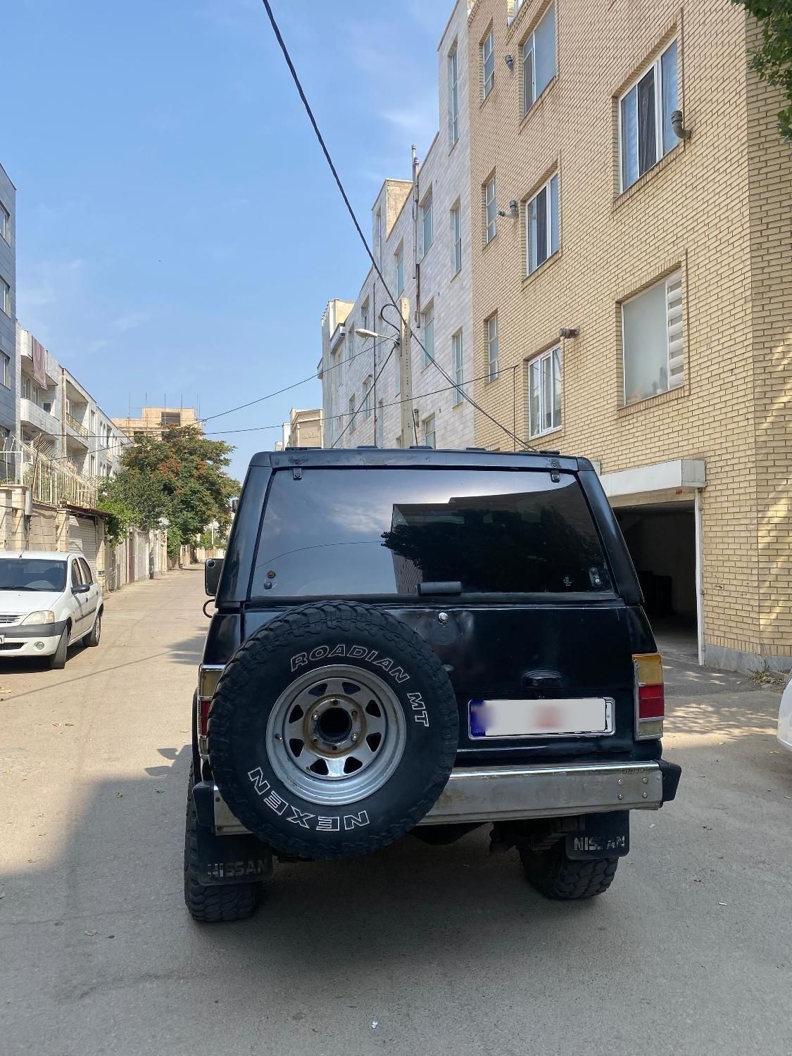 نیسان پاترول دو درب دنده‌ای - 1993