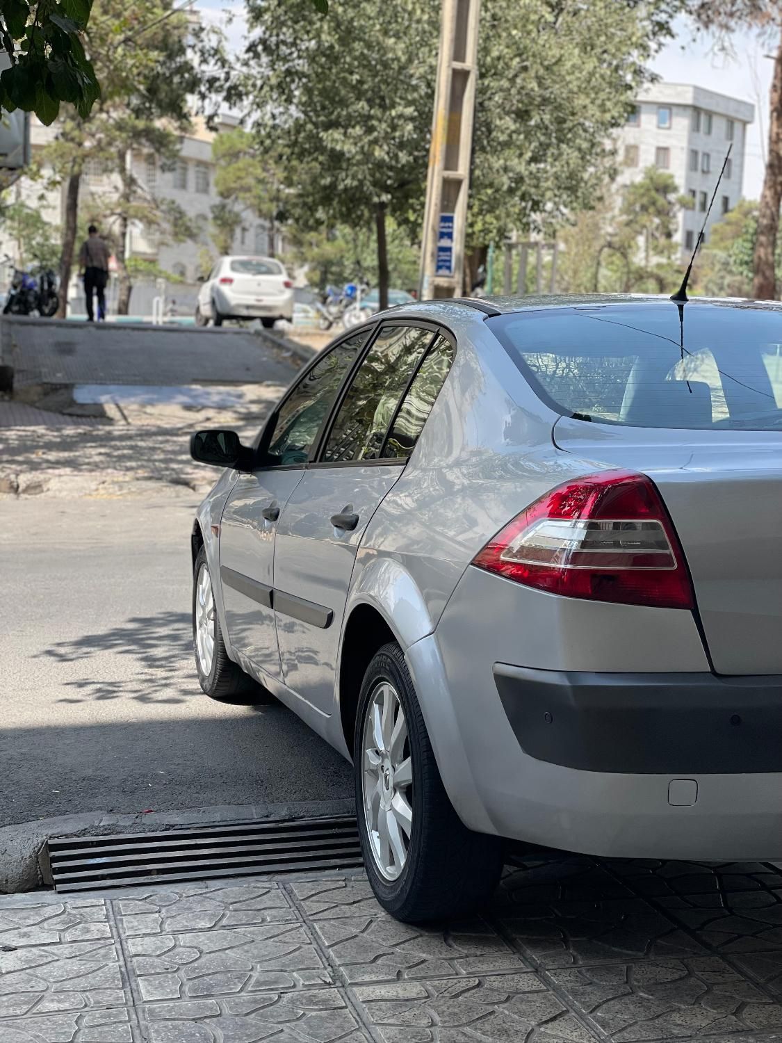 رنو مگان وارداتی دنده‌ای 1600 - 2008