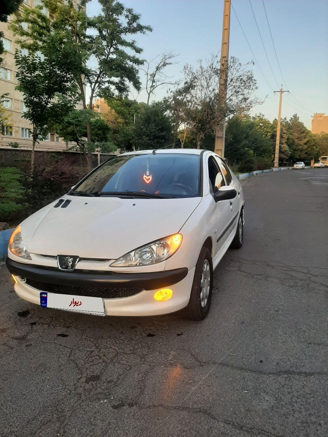 پژو ۲۰۶ صندوق دار v8 - 1391