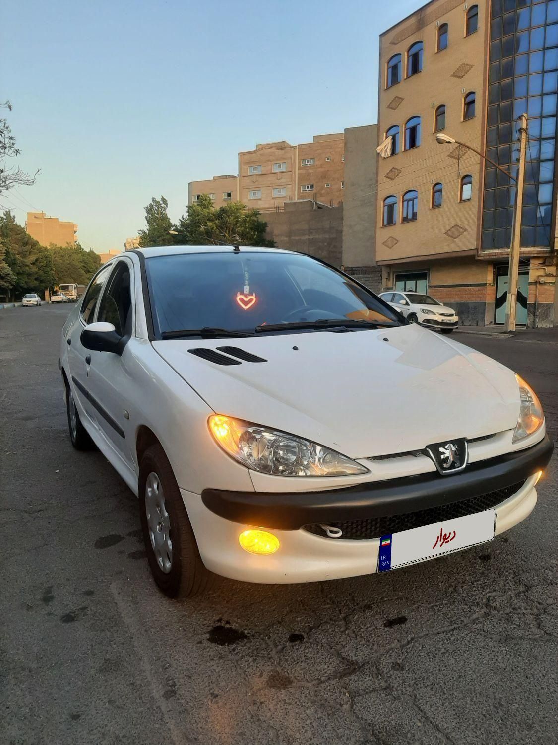 پژو ۲۰۶ صندوق دار v8 - 1391