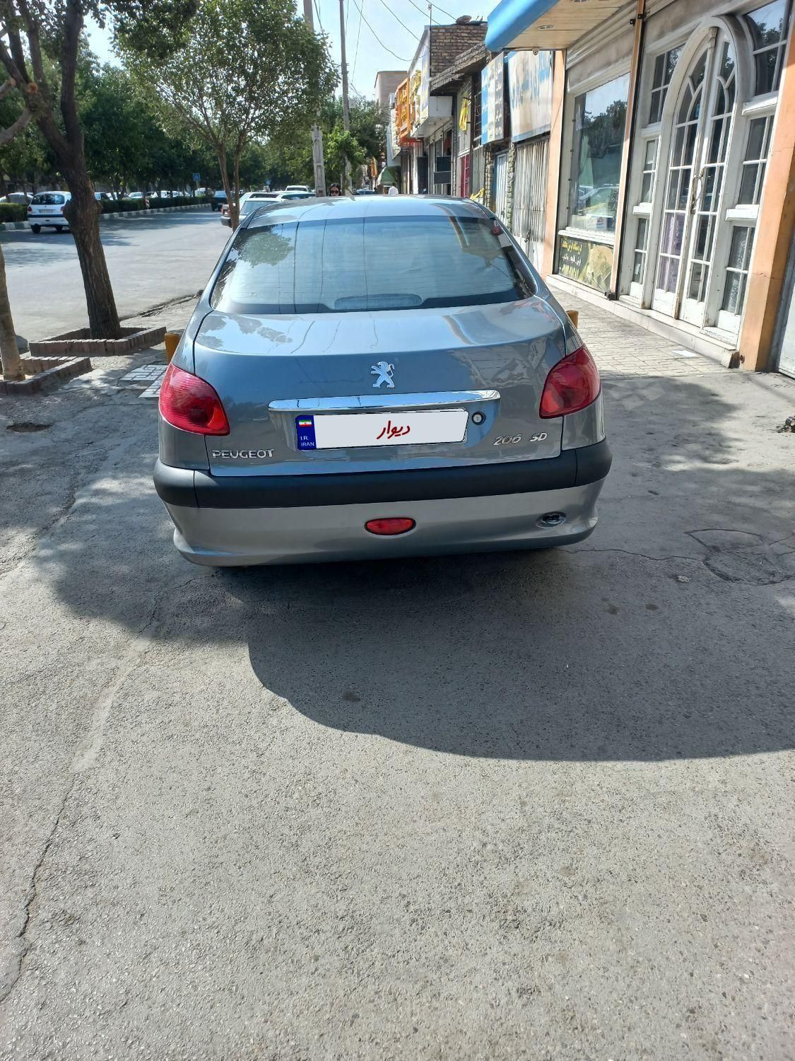 پژو ۲۰۶ صندوق دار v8 - 1392