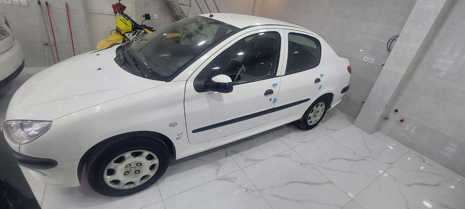 پژو ۲۰۶ صندوق دار v8 - 1396