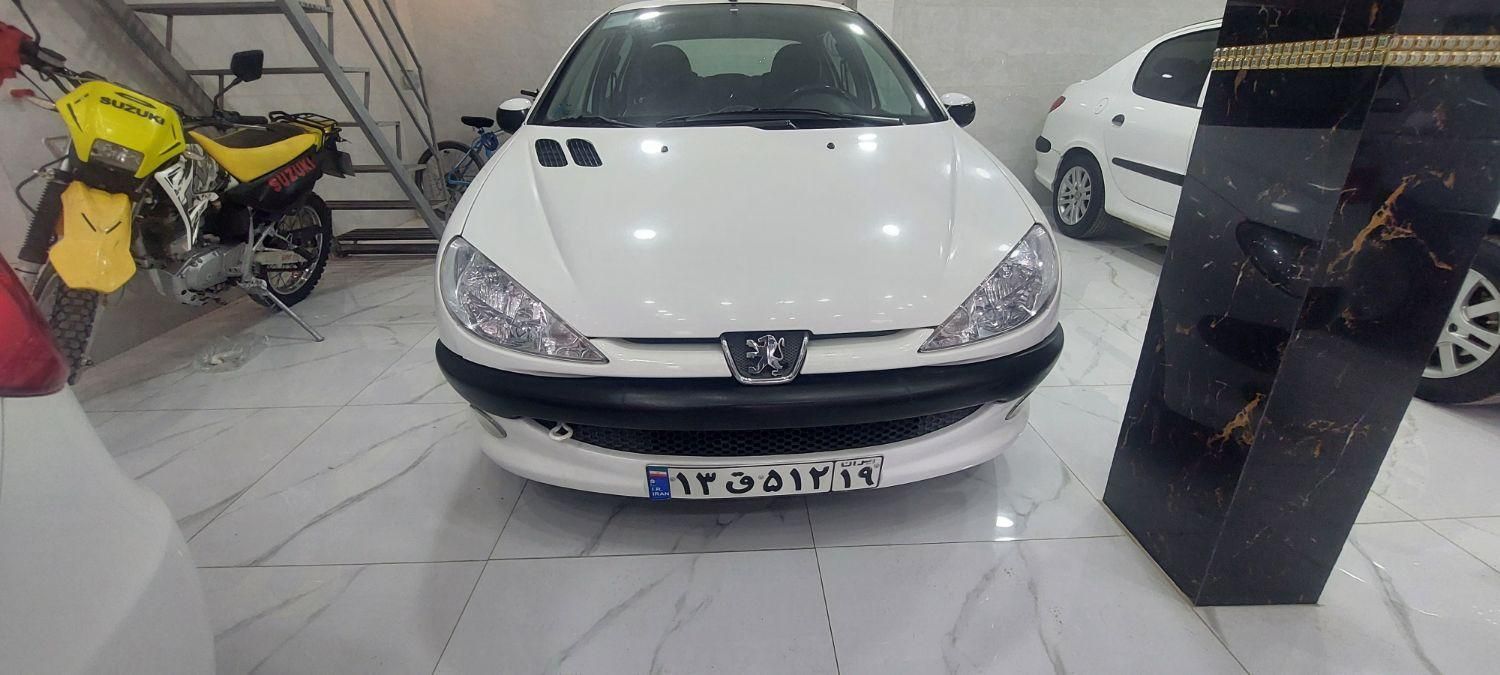 پژو ۲۰۶ صندوق دار v8 - 1396