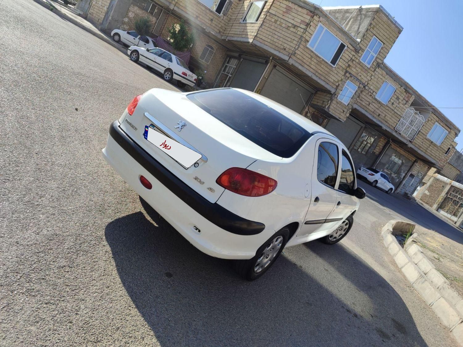 پژو ۲۰۶ صندوق دار v8 - 1396