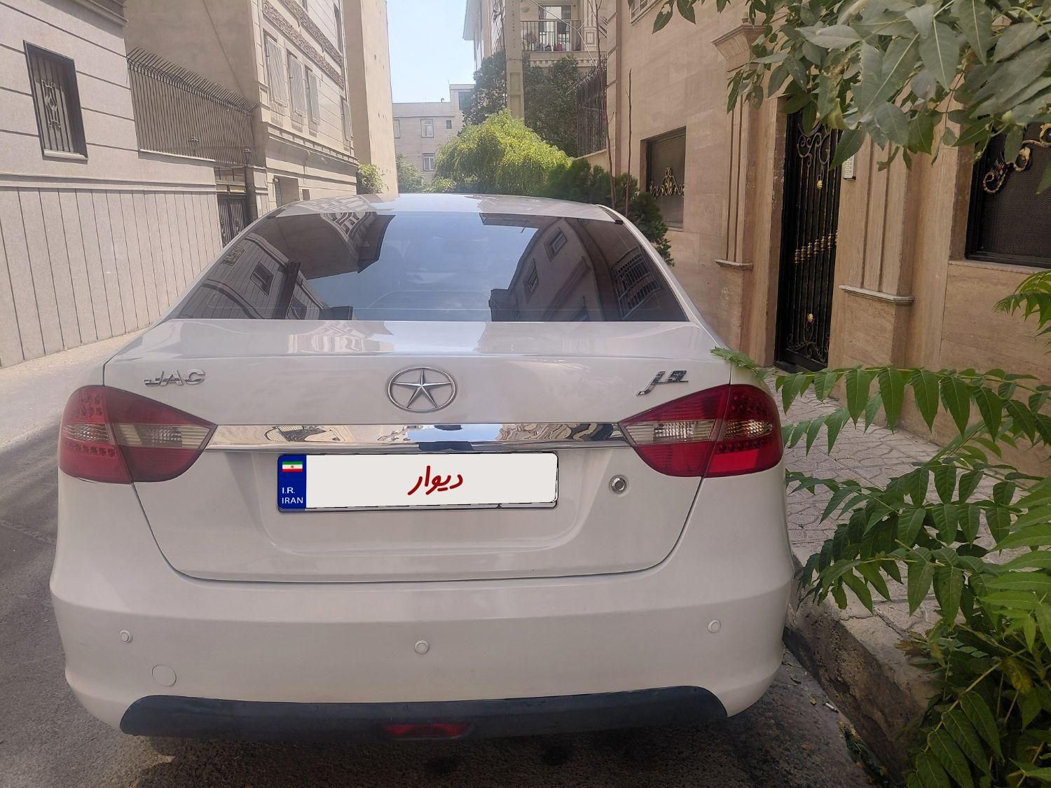 خودرو جک، J5 آگهی ann_19582413
